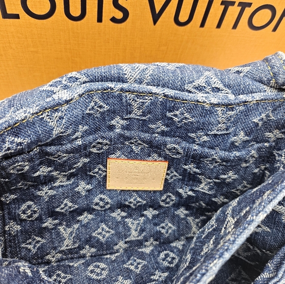 Brand new authentic Louis Vuitton denim remix Sunset - Picture 7 of 17